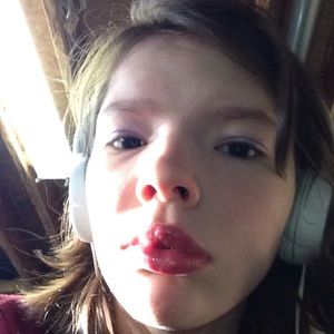 Meet your Posher, Valentina